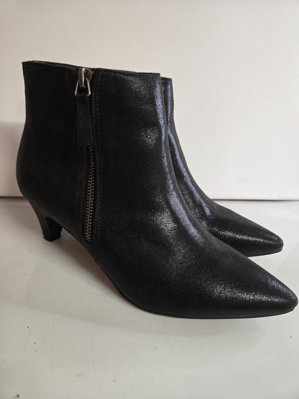 Forever 21 Shiny Black Pointed Toe Ankle Booties with Side Zip